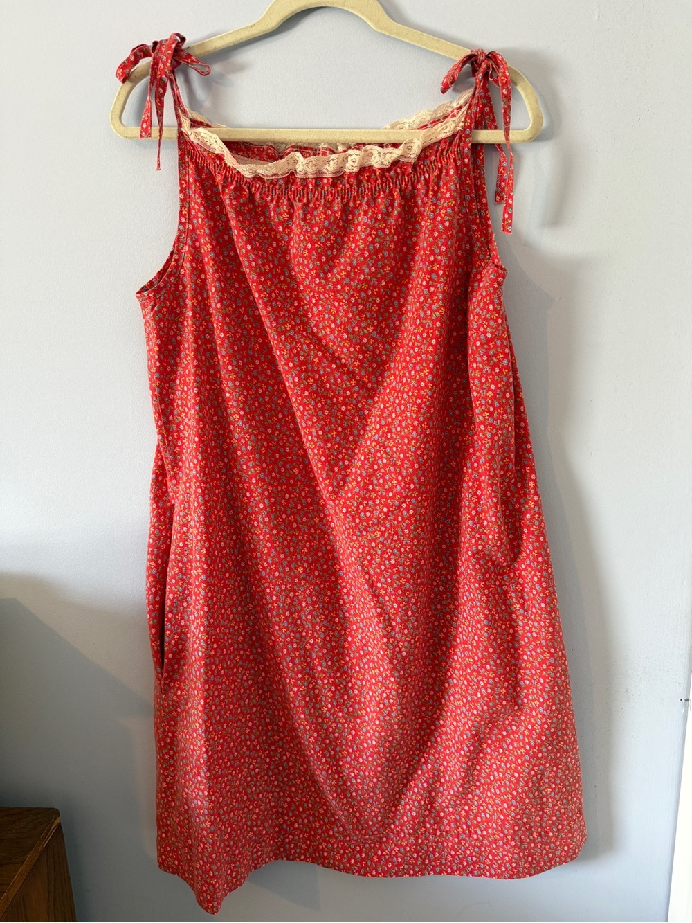 Vintage 70s Red Floral Tie-Shoulder Sundress with Lace Trim